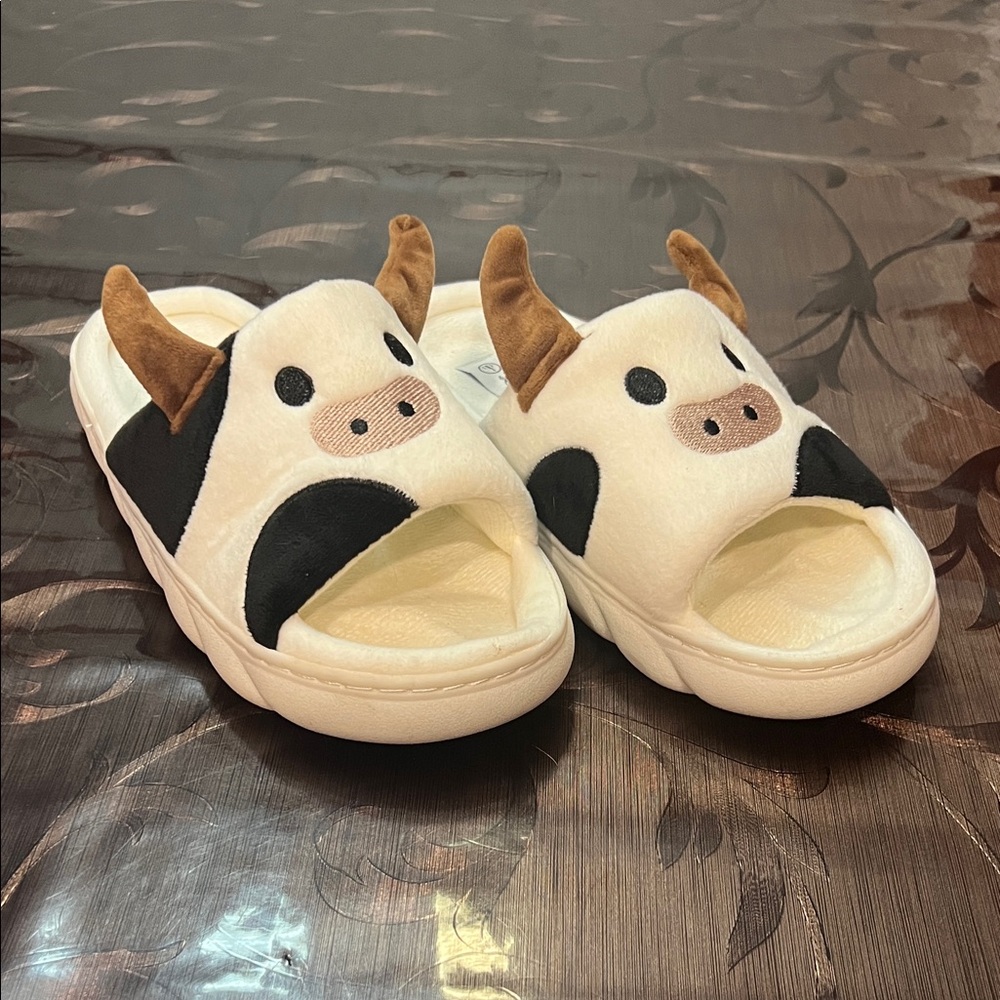 Large (9) Black and white cow slippers